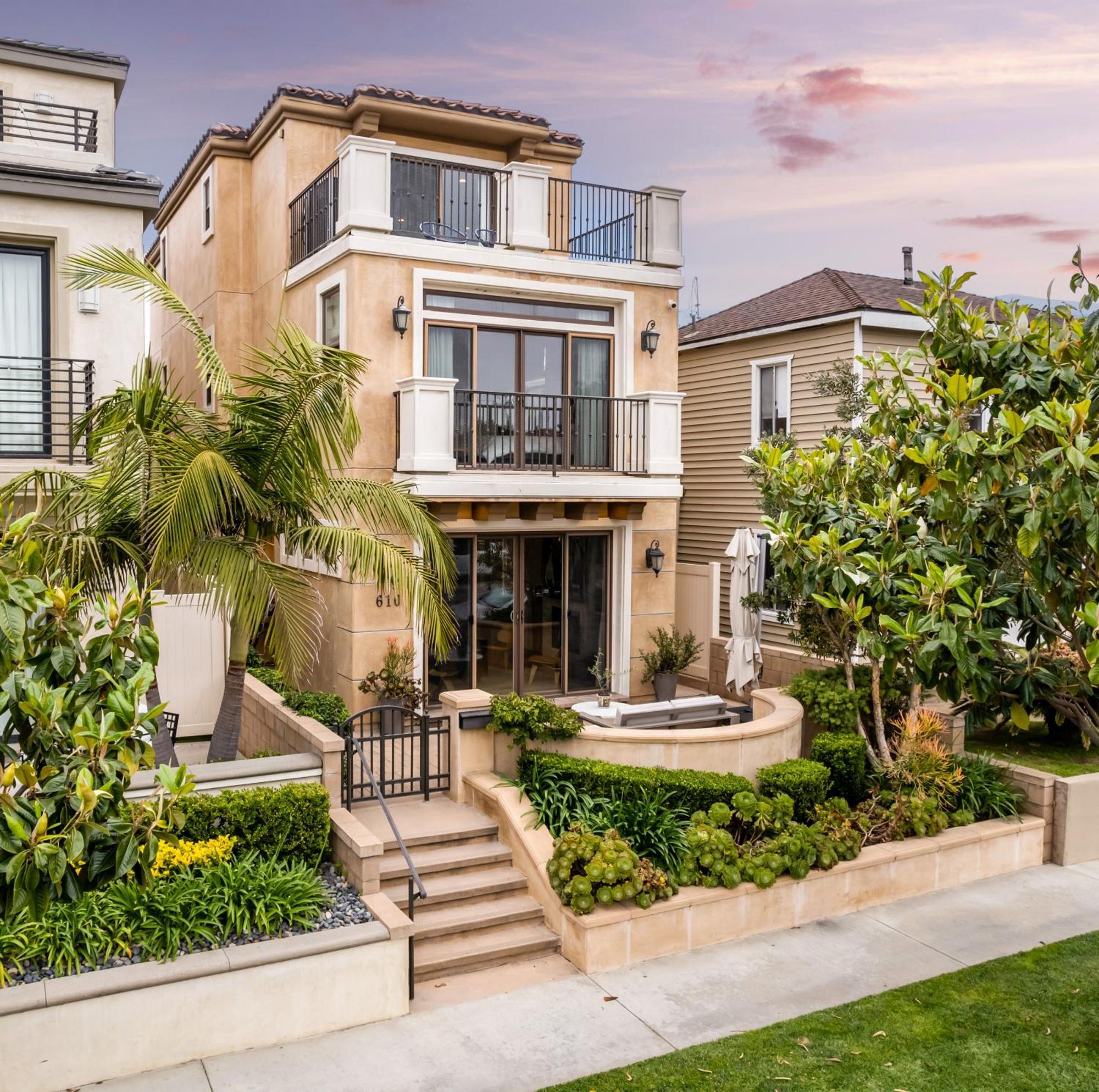 New Luxurious Villa Huntington Beach